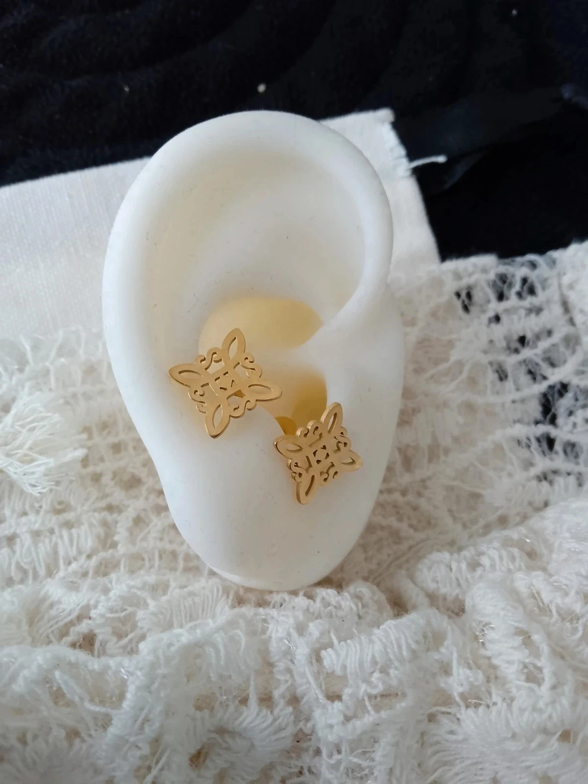 Boucles d'oreilles noeuds de sorcière en acier inoxydable doré